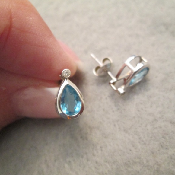 14kt.White Gold & Genuine Blue Topaz & Diamond Earrings, Pierced Post, New - Picture 2 of 4